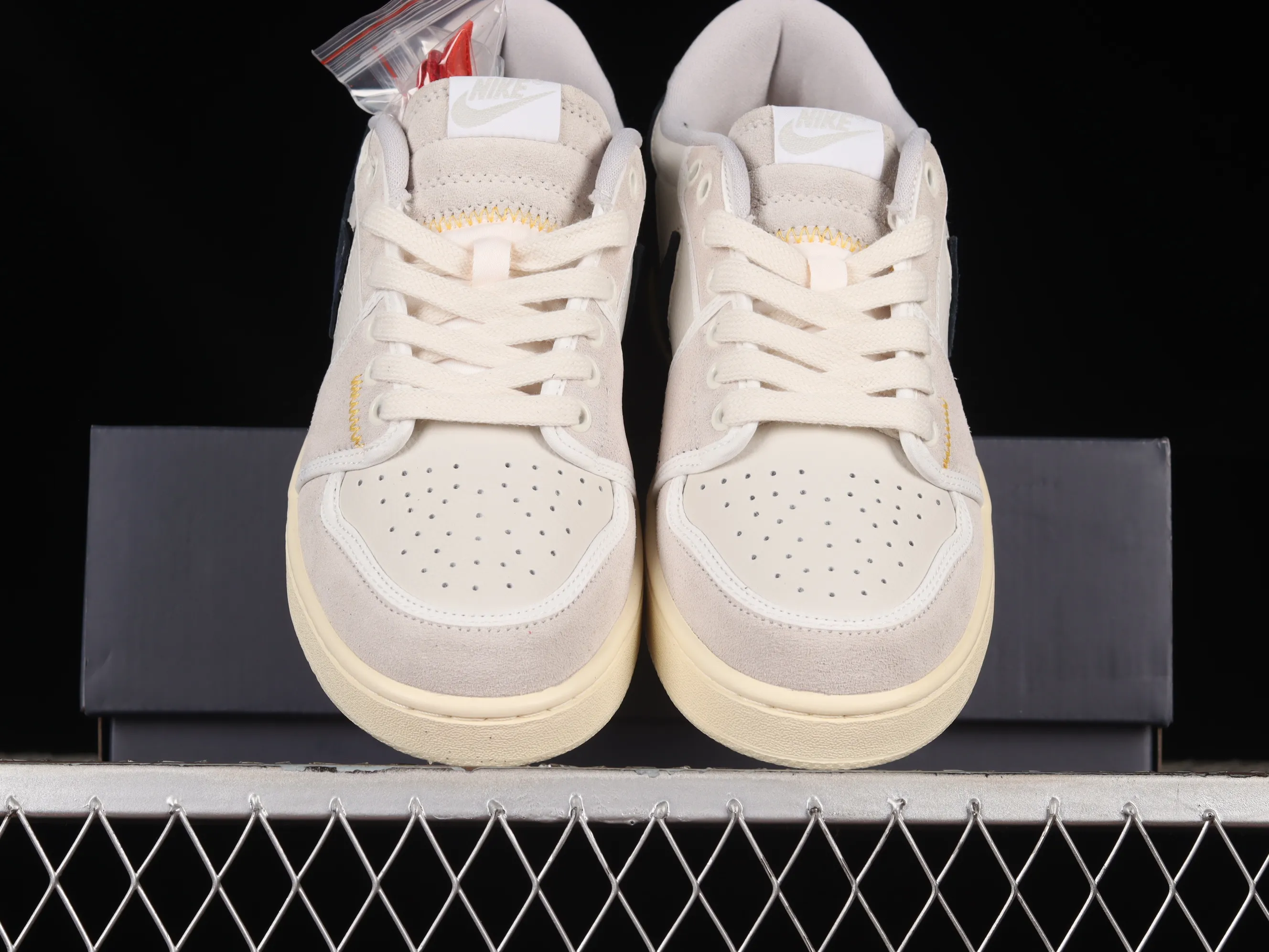 All categories Air Jordan Jordan series basketball shoes Air Jordan 1 Low Uion LA x Air Jordan AJ1 KO Low joint white gray low-top retro basketball shoes DZ4864-100